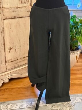 Severine Peraudin Wool pull on trousers. Green. Size Medium. Career